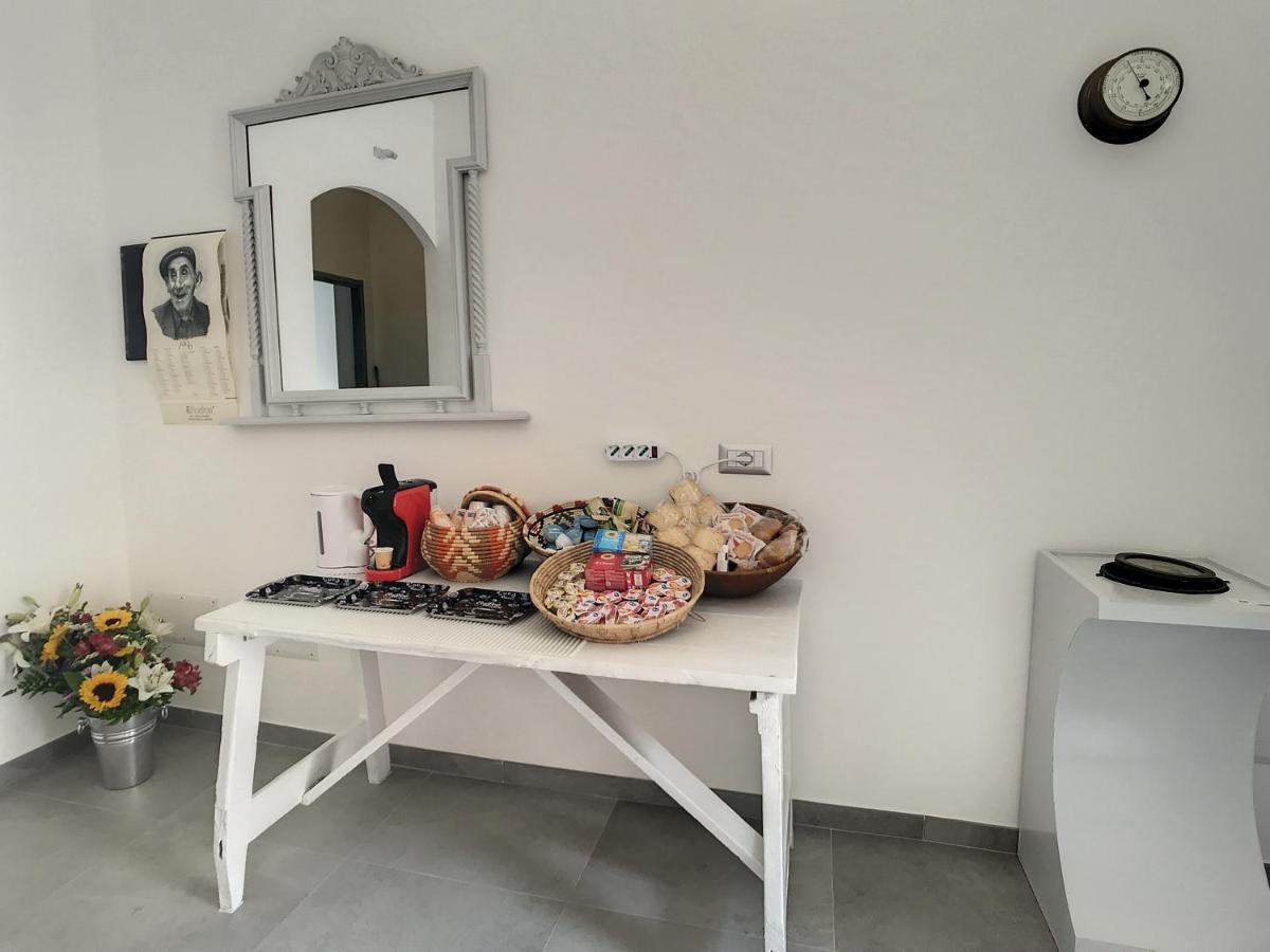 Il Bed And Breakfast Al Centro Castelsardo Bagian luar foto
